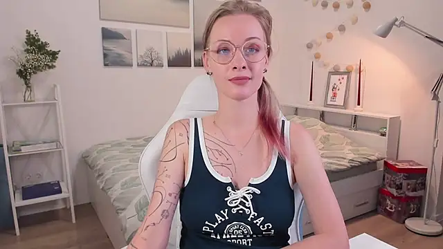 Snapshot of MissRightX chatting on January 17, 7:05 pm MissRightX online show from January 17, 7:05 pm