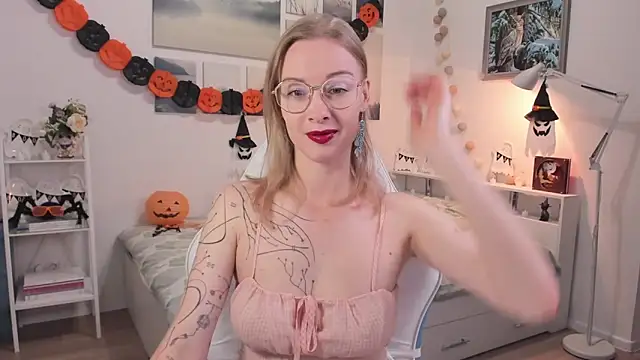 Snapshot of MissRightX chatting on October 24, 7:38 am MissRightX online show from October 24, 7:38 am