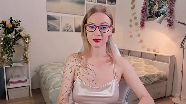 Snapshot of MissRightX chatting on November 11, 9:09 am MissRightX online show from November 11, 9:09 am