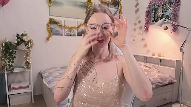 Snapshot of MissRightX chatting on November 25, 8:25 am MissRightX online show from November 25, 8:25 am