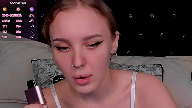 LianaFord online show from March 5, 7:06 pm