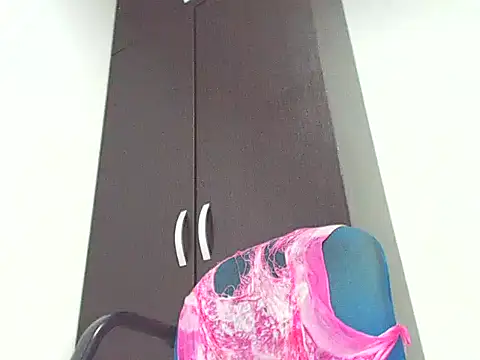 Snapshot of Rene_hotman chatting on February 12, 10:37 pm Rene hotman online show from February 12, 10:37 pm