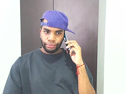 Snapshot of Rene_hotman chatting on February 19, 7:27 pm Rene hotman online show from February 19, 7:27 pm