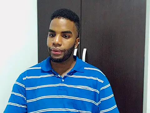 Snapshot of Rene_hotman chatting on October 18, 9:37 pm Rene hotman online show from October 18, 9:37 pm