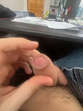 Snapshot of Vgma057 chatting on March 2, 11:29 am Vgma057 online show from March 2, 11:29 am