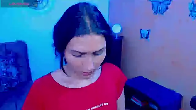 Snapshot of leah-666 chatting on December 21, 1:21 pm leah-666 online show from December 21, 1:21 pm