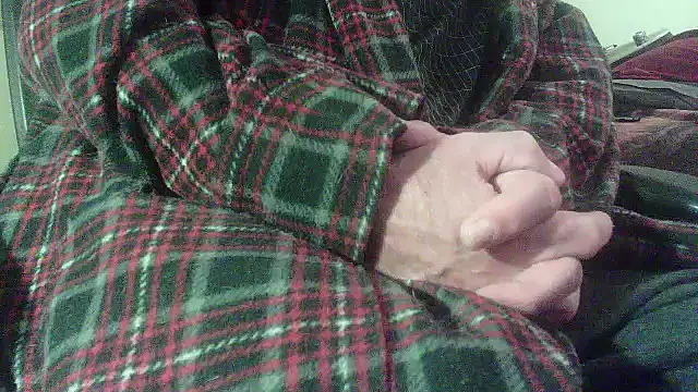 Snapshot of OralDesires2 chatting on December 5, 5:26 am OralDesires2 online show from December 5, 5:26 am