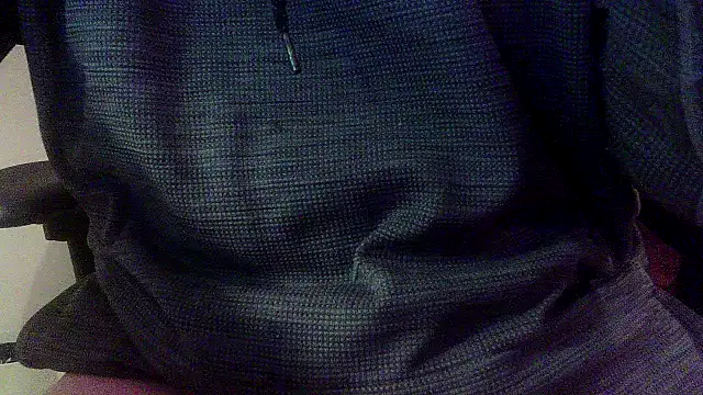 Snapshot of OralDesires2 chatting on December 9, 8:33 am OralDesires2 online show from December 9, 8:33 am