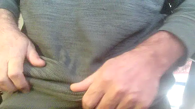 Snapshot of OralDesires2 chatting on December 21, 2:47 pm OralDesires2 online show from December 21, 2:47 pm