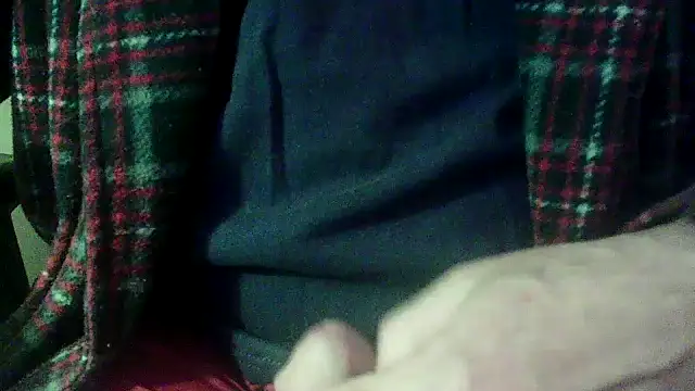 Snapshot of OralDesires2 chatting on January 10, 6:42 am OralDesires2 online show from January 10, 6:42 am