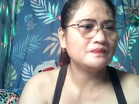 Snapshot of Amazing_Angel22 chatting on December 17, 4:57 pm Amazing Angel22 online show from December 17, 4:57 pm