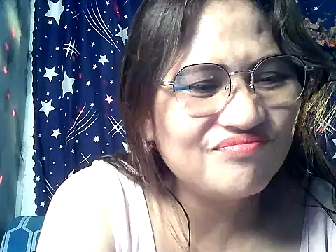 Snapshot of Amazing_Angel22 chatting on January 13, 11:21 pm Amazing Angel22 online show from January 13, 11:21 pm