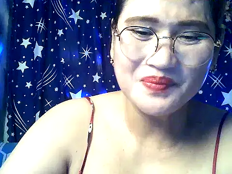 Snapshot of Amazing_Angel22 chatting on February 14, 8:49 pm Amazing Angel22 online show from February 14, 8:49 pm