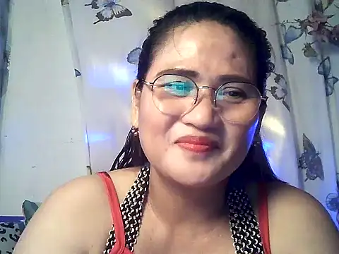 Snapshot of Amazing_Angel22 chatting on March 8, 4:33 pm Amazing Angel22 online show from March 8, 4:33 pm