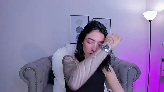 Snapshot of barbie_scoth_ chatting on December 18, 4:24 pm barbie scoth online show from December 18, 4:24 pm