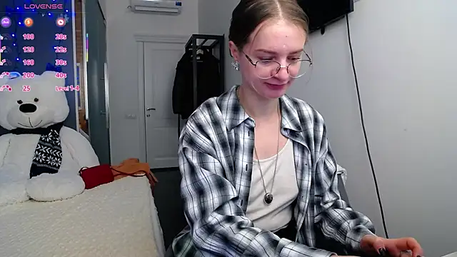 Snapshot of KateJonson chatting on February 20, 7:23 am KateJonson online show from February 20, 7:23 am