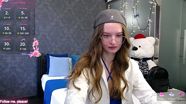 Snapshot of KateJonson chatting on October 30, 7:21 am KateJonson online show from October 30, 7:21 am