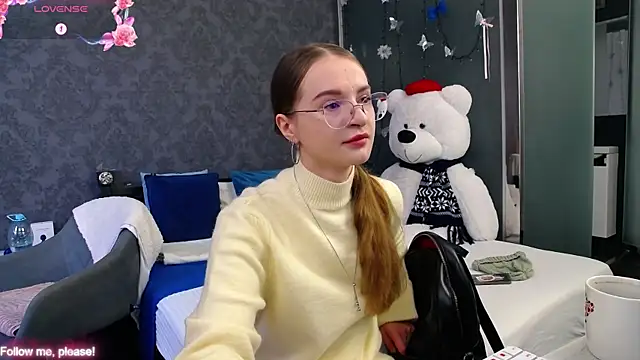 Snapshot of KateJonson chatting on November 11, 7:30 am KateJonson online show from November 11, 7:30 am