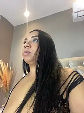 Snapshot of MelanyShayk chatting on December 27, 5:52 am MelanyShayk online show from December 27, 5:52 am
