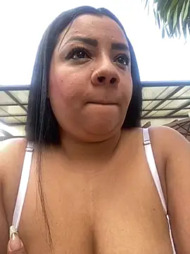 Snapshot of MelanyShayk chatting on December 27, 1:50 pm MelanyShayk online show from December 27, 1:50 pm