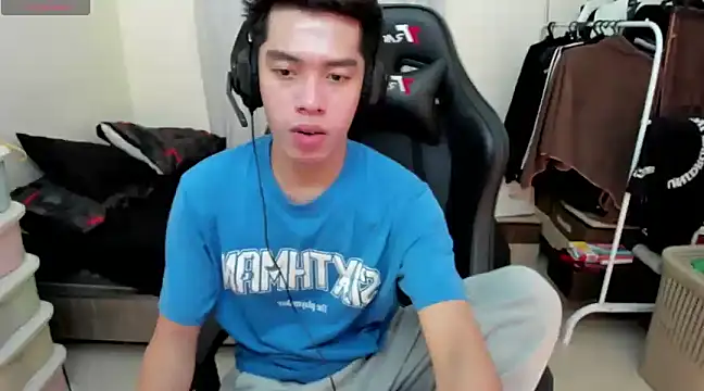 Lightjt04 online show from March 18, 11:31 pm