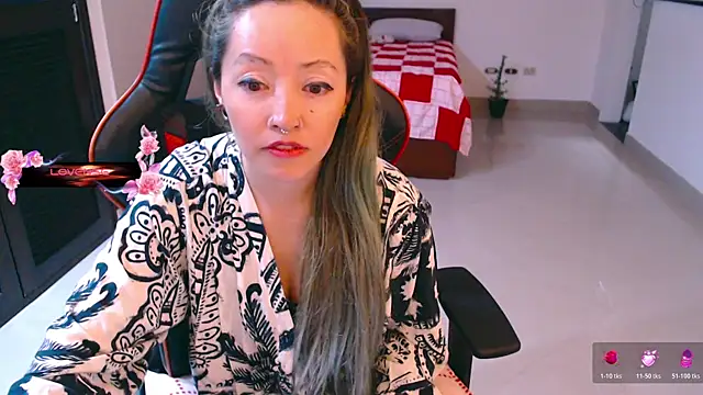 pink-2022 online show from January 6, 7:17 pm