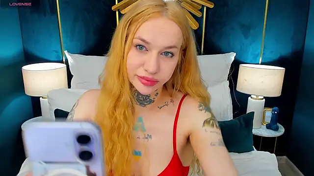 Snapshot of SarahLust chatting on May 16, 12:15 pm SarahLust online show from May 16, 12:15 pm