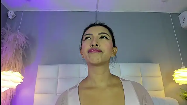  BunnyNaugthy online show from June 13, 10:40 pm