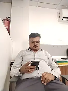 Desi Londa 143 online show from June 5, 7:03 am