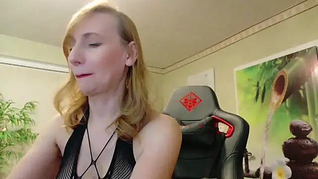 HotLana69 online show from February 10, 6:24 pm