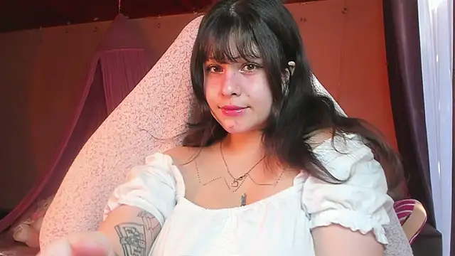 Snapshot of Renooh chatting on March 5, 11:38 am Renooh online show from March 5, 11:38 am