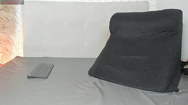 Snapshot of Azahara_Amin_ chatting on March 22, 2:47 pm Azahara Amin online show from March 22, 2:47 pm