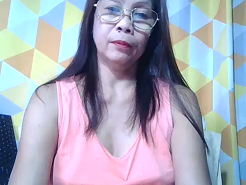 Snapshot of urwife_tobe chatting on December 5, 3:09 pm urwife tobe online show from December 5, 3:09 pm