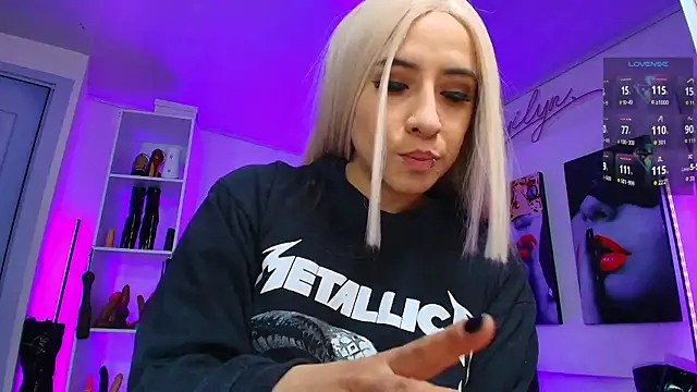 kayilyn online show from July 23, 2:15 pm
