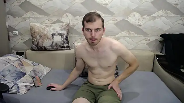 Snapshot of SerzhKorol1 chatting on November 12, 10:15 am SerzhKorol1 online show from November 12, 10:15 am