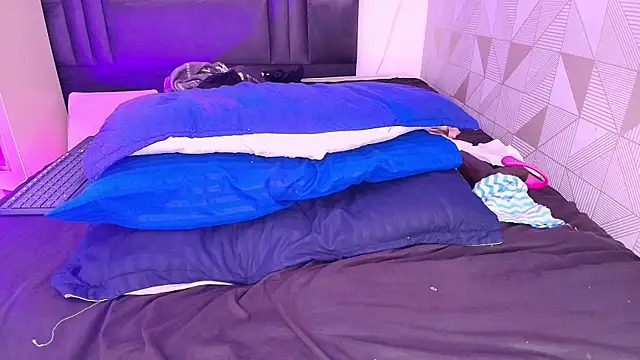 arletmss online show from February 3, 2:55 pm