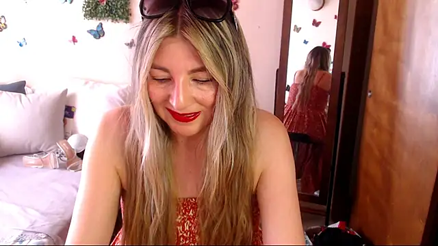 Snapshot of Jolie-Mature chatting on May 15, 8:27 pm Jolie-Mature online show from May 15, 8:27 pm