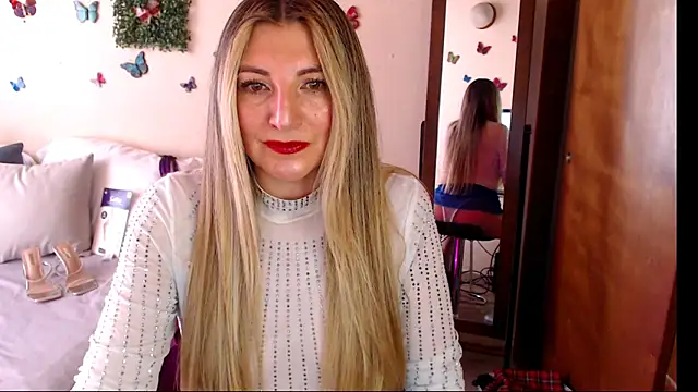 Snapshot of Jolie-Mature chatting on June 5, 8:58 pm Jolie-Mature online show from June 5, 8:58 pm