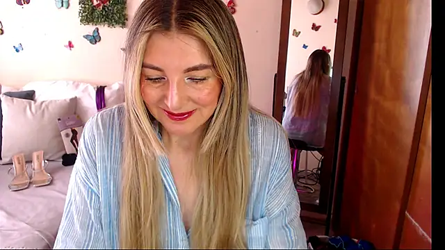 Snapshot of Jolie-Mature chatting on June 8, 7:14 pm Jolie-Mature online show from June 8, 7:14 pm