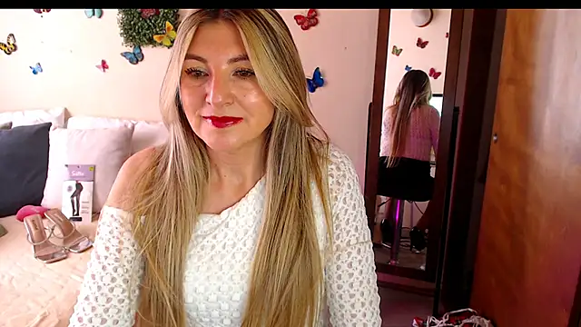 Snapshot of Jolie-Mature chatting on June 25, 9:30 pm Jolie-Mature online show from June 25, 9:30 pm