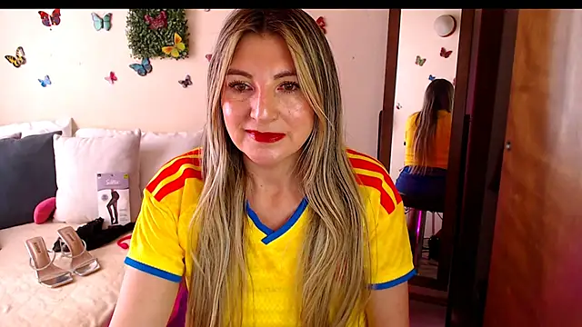 Snapshot of Jolie-Mature chatting on June 27, 8:47 pm Jolie-Mature online show from June 27, 8:47 pm