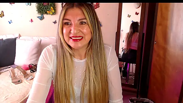 Snapshot of Jolie-Mature chatting on July 17, 9:41 pm Jolie-Mature online show from July 17, 9:41 pm
