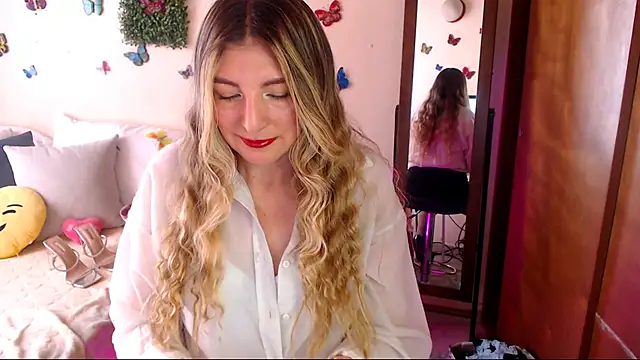 Snapshot of Jolie-Mature chatting on August 1, 8:41 pm Jolie-Mature online show from August 1, 8:41 pm