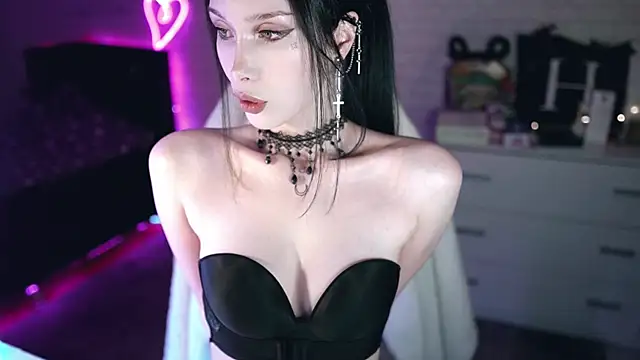 Snapshot of _Uindi_ chatting on December 2, 4:09 pm Uindi online show from December 2, 4:09 pm