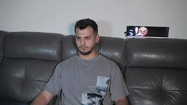 Snapshot of CrazyDom1 chatting on August 3, 10:46 pm CrazyDom1 online show from August 3, 10:46 pm