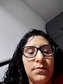 Snapshot of DanielleEvans_ chatting on February 11, 11:21 am DanielleEvans online show from February 11, 11:21 am