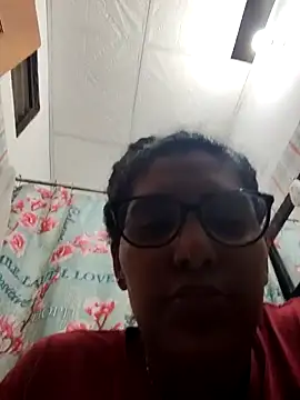 Snapshot of DanielleEvans_ chatting on February 11, 10:39 pm DanielleEvans online show from February 11, 10:39 pm