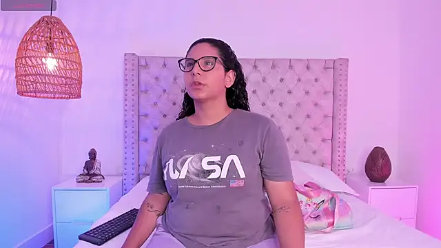 Snapshot of DanielleEvans_ chatting on March 5, 11:28 am DanielleEvans online show from March 5, 11:28 am