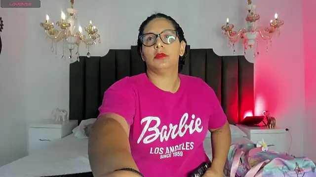 Snapshot of DanielleEvans_ chatting on September 10, 11:43 am DanielleEvans online show from September 10, 11:43 am