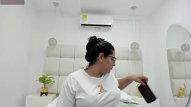Snapshot of DanielleEvans_ chatting on September 15, 11:21 am DanielleEvans online show from September 15, 11:21 am